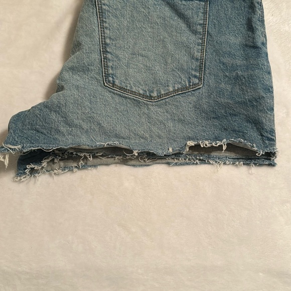 Women’s Universal Thread Jean shorts, size 14/32R - Picture 5 of 5